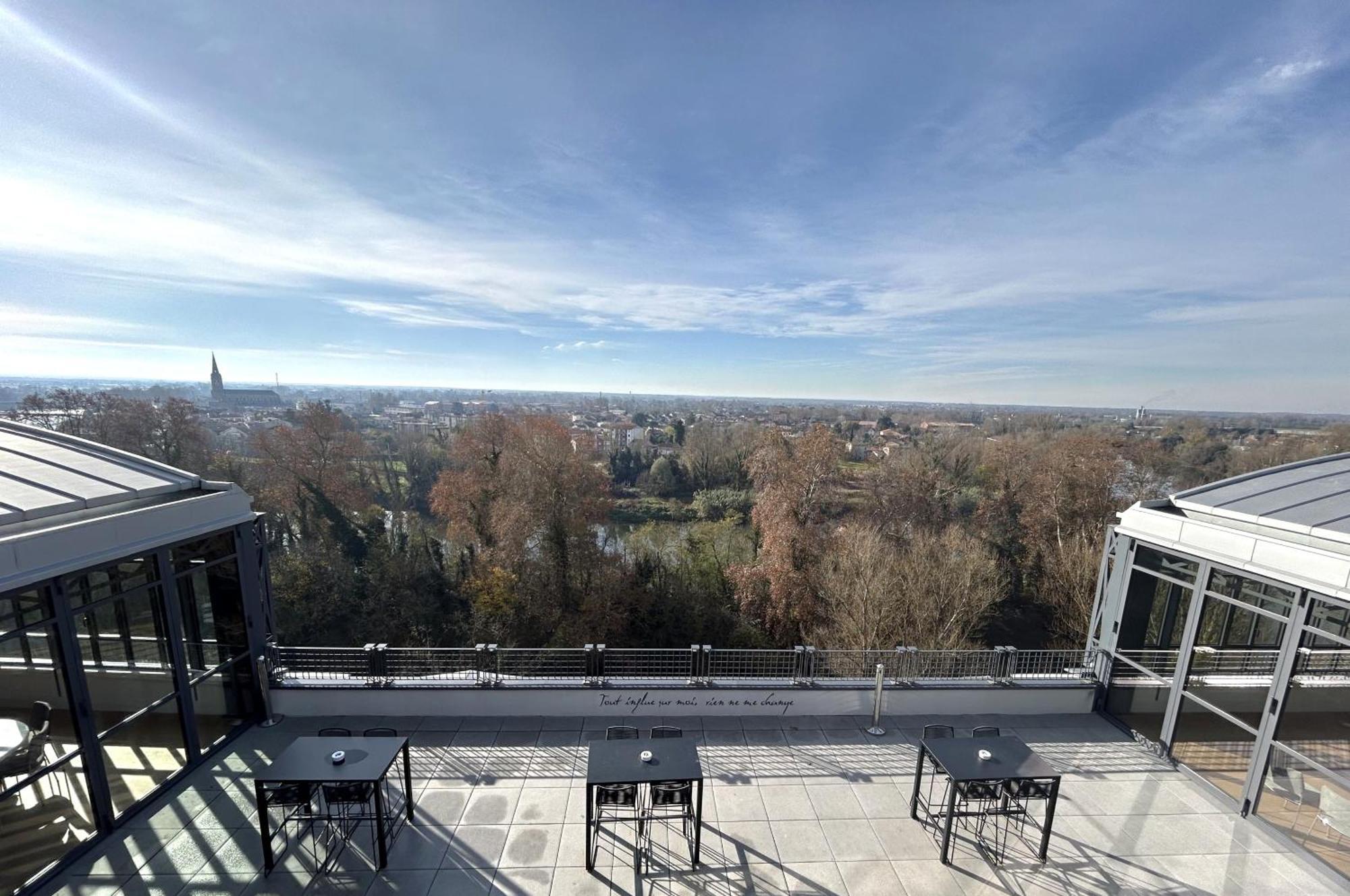 Dali Hotel Montauban Buitenkant foto