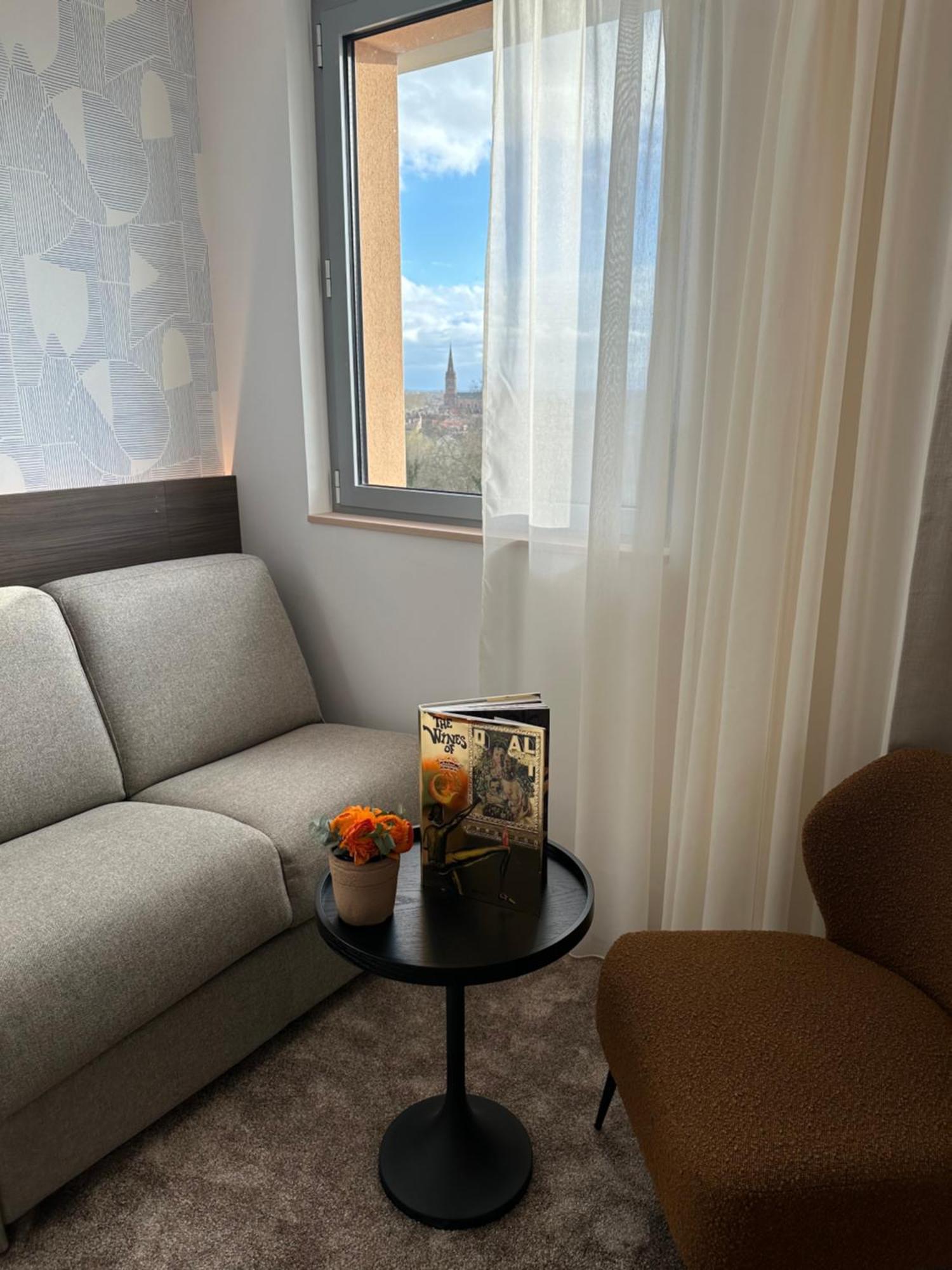 Dali Hotel Montauban Buitenkant foto