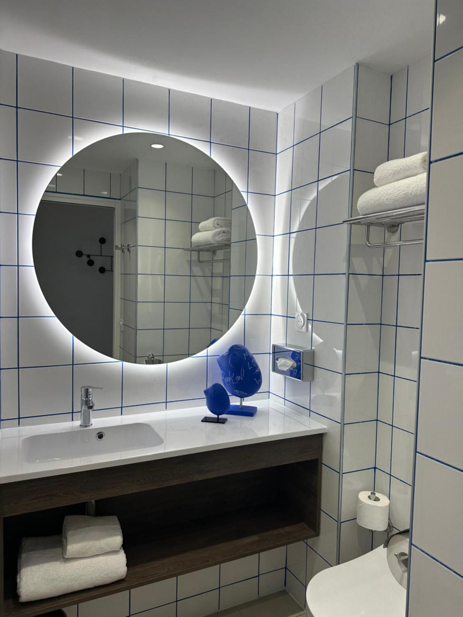 Dali Hotel Montauban Buitenkant foto
