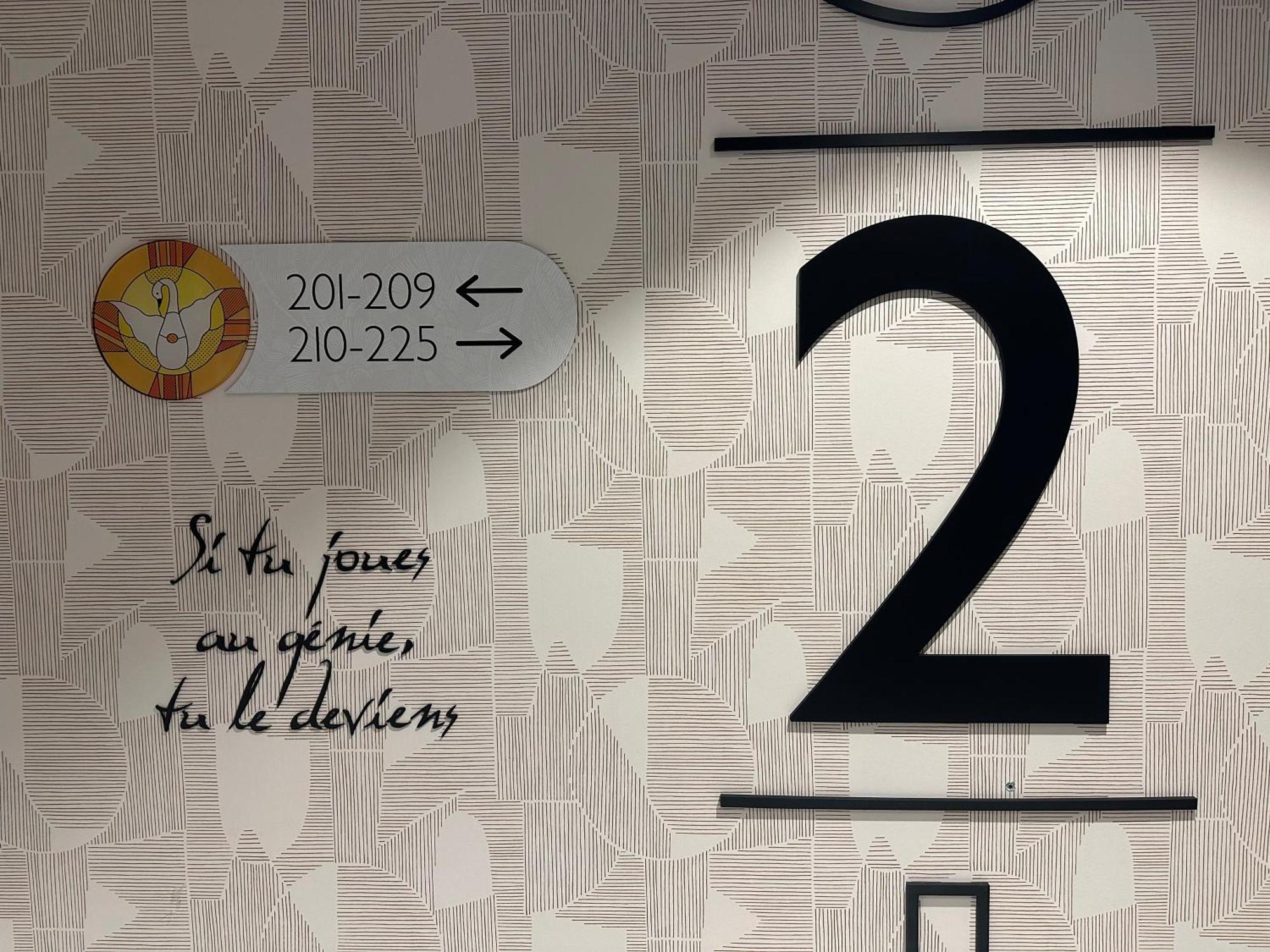 Dali Hotel Montauban Buitenkant foto